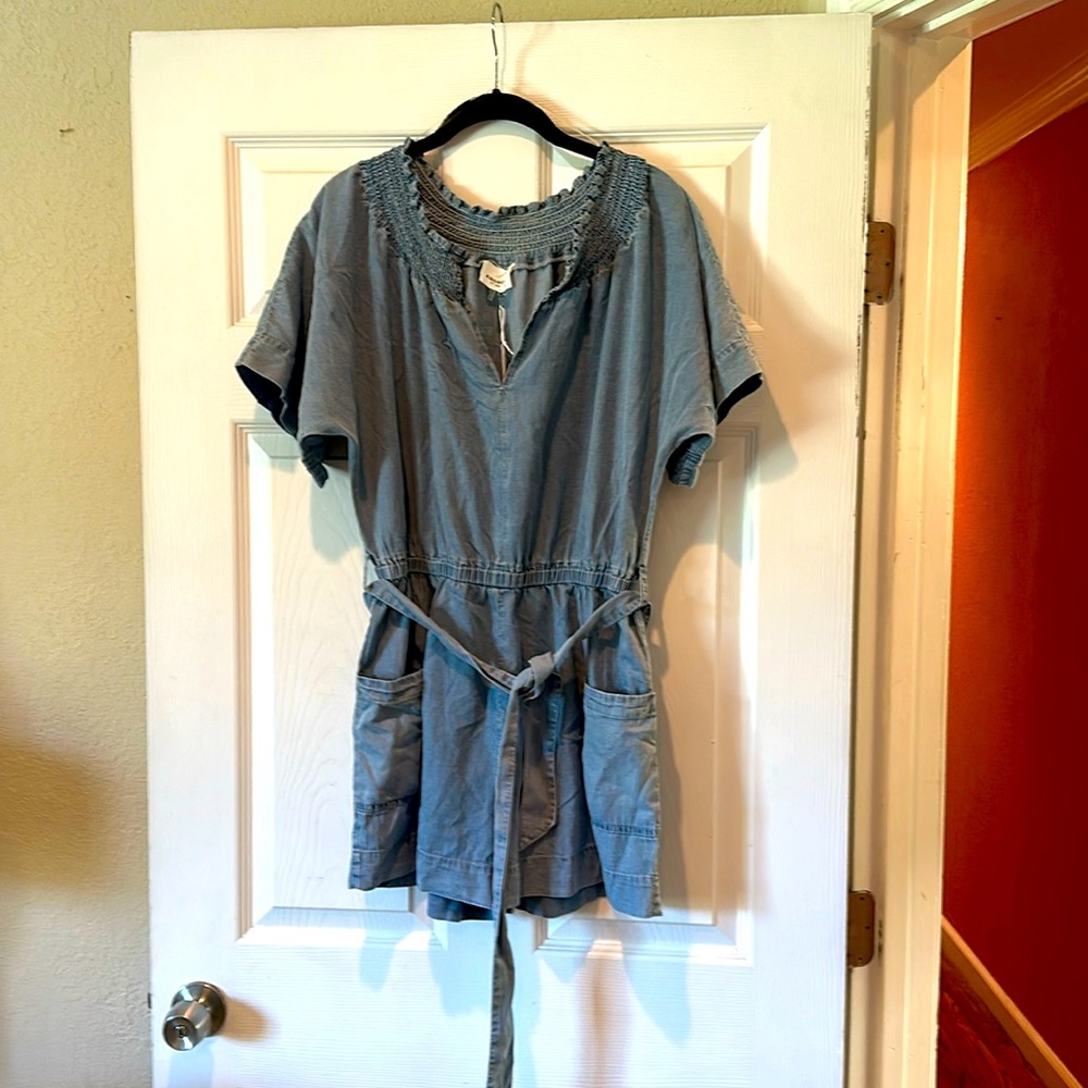 Soft linen romper with pockets
